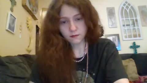 Snapshot of queencrimsonlvx chatting on 05/02/26, 08:03 queencrimsonlvx online show from 05/02/26, 08:03