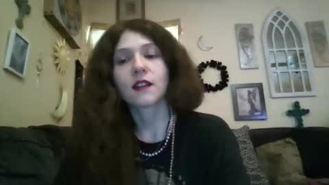 Snapshot of queencrimsonlvx chatting on 05/03/26, 10:32 queencrimsonlvx online show from 05/03/26, 10:32