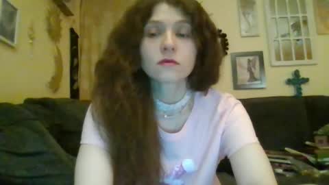 Snapshot of queencrimsonlvx chatting on 05/28/26, 09:17 queencrimsonlvx online show from 05/28/26, 09:17