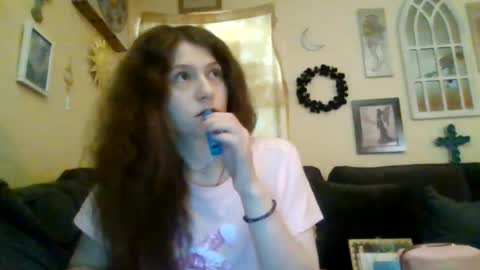 Snapshot of queencrimsonlvx chatting on 07/03/26, 03:24 queencrimsonlvx online show from 07/03/26, 03:24