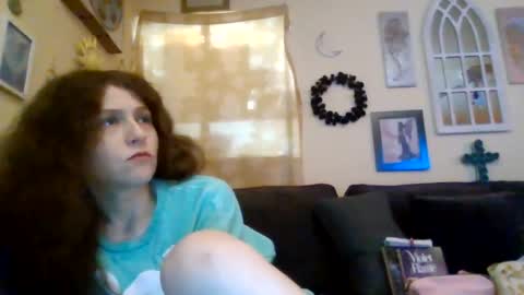 Snapshot of queencrimsonlvx chatting on 07/17/26, 05:58 queencrimsonlvx online show from 07/17/26, 05:58