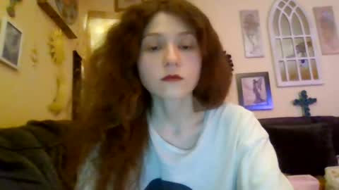 Snapshot of queencrimsonlvx chatting on 07/21/26, 03:20 queencrimsonlvx online show from 07/21/26, 03:20