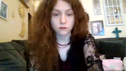 Snapshot of queencrimsonlvx chatting on 07/30/26, 12:42 queencrimsonlvx online show from 07/30/26, 12:42