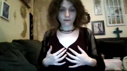 Snapshot of queencrimsonlvx chatting on 07/30/26, 12:48 queencrimsonlvx online show from 07/30/26, 12:48