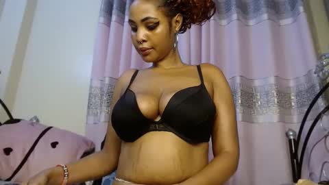 Snapshot of queendelicious1 chatting on 02/25/25, 05:47 faithdoris online show from 02/25/25, 05:47