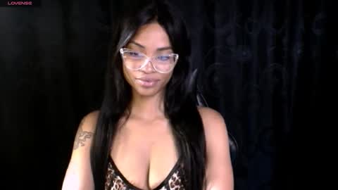 Snapshot of queendom_ing chatting on 06/06/26, 01:54 Sweet Goddess online show from 06/06/26, 01:54