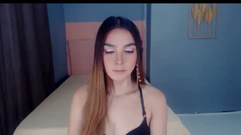 queenemeraldts online show from 10/30/25, 02:02