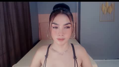 queenemeraldts online show from 11/18/25, 01:33