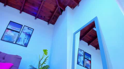 Queen online show from 02/07/25, 08:42