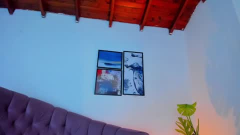 Queen online show from 03/12/25, 01:14