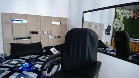 QUEENJEENN online show from 01/14/25, 02:53