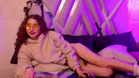 QUEENJEENN online show from 01/06/26, 10:19