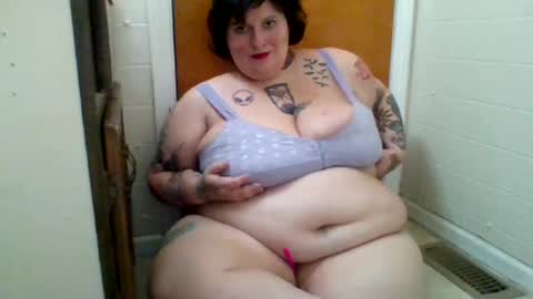 QueenJezabel online show from 12/24/24, 05:27