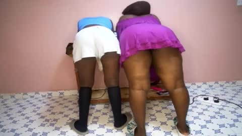 Nina online show from 03/12/25, 01:30