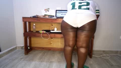 Nina online show from 10/29/25, 08:16