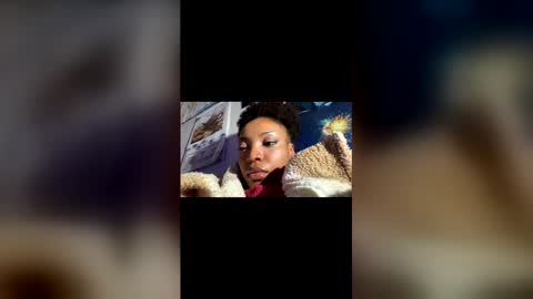 Queenkimi777 online show from 12/01/25, 01:10