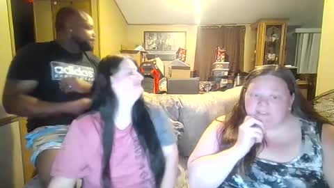 Queen N King Fun Night online show from 07/13/26, 07:55