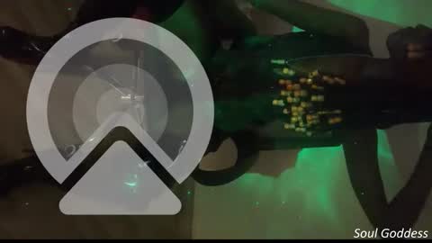 Snapshot of queenmaheliya chatting on 12/22/25, 08:17 queenmaheliya online show from 12/22/25, 08:17