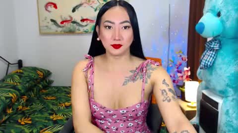 QUEEN online show from 01/22/25, 06:52