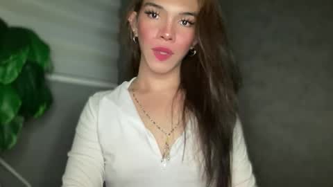 QUEEN online show from 12/23/25, 02:09