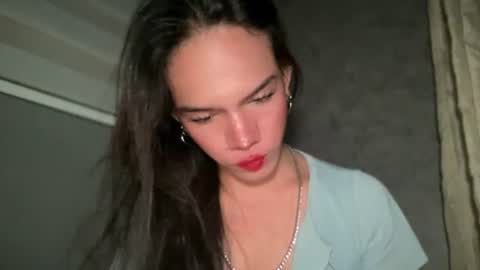 Snapshot of queenn_xxx chatting on 06/20/26, 12:52 QUEEN online show from 06/20/26, 12:52