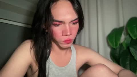 Snapshot of queenn_xxx chatting on 07/09/26, 12:48 QUEEN online show from 07/09/26, 12:48