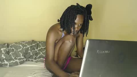 queennikkah254 online show from 11/09/25, 08:01