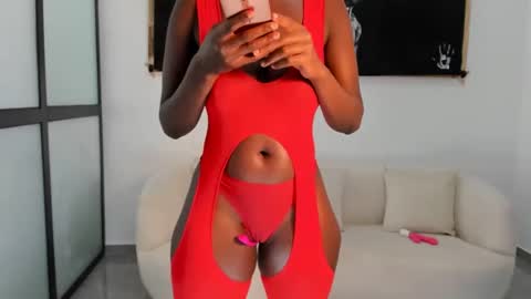 Snapshot of queenofass_ chatting on 01/24/25, 04:59 cathy online show from 01/24/25, 04:59