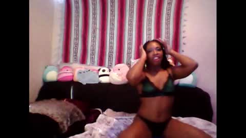 Snapshot of queenofheartsfaerah chatting on 01/10/25, 07:54 QueenOfHearts online show from 01/10/25, 07:54