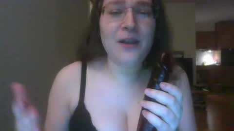 Snapshot of queenofthenights chatting on 06/06/26, 10:14 queenofthenights online show from 06/06/26, 10:14