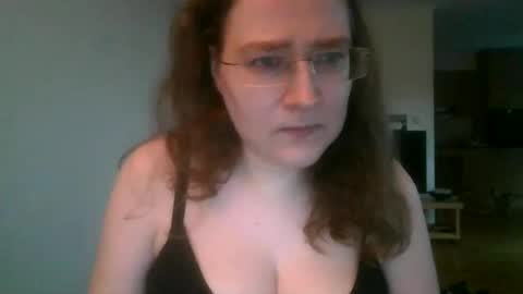 Snapshot of queenofthenights chatting on 06/24/26, 08:08 queenofthenights online show from 06/24/26, 08:08