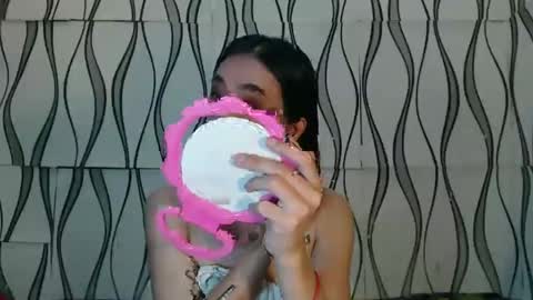 Snapshot of queenpaulaxx chatting on 12/04/24, 11:30 Paula watson online show from 12/04/24, 11:30