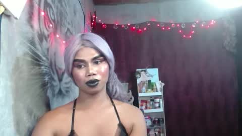 queenpinayebony_xx online show from 04/18/26, 07:07