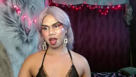 Snapshot of queenpinayebony_xx chatting on 05/15/26, 11:39 queenpinayebony_xx online show from 05/15/26, 11:39