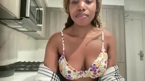 Queenquinn online show from 11/27/25, 12:35