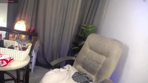 Snapshot of queensabbyvee chatting on 09/28/25, 06:13 Sabrina online show from 09/28/25, 06:13