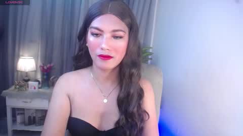 Snapshot of queensabbyvee chatting on 12/17/25, 12:11 Sabrina online show from 12/17/25, 12:11