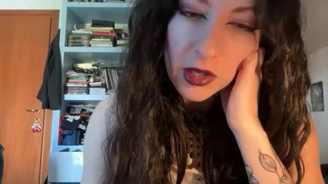 queenselket online show from 04/22/26, 10:28