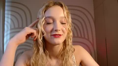 Snapshot of queenserenaaa chatting on 06/07/26, 03:38 Serena XoXo online show from 06/07/26, 03:38