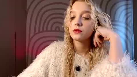 Snapshot of queenserenaaa chatting on 06/14/26, 02:30 Serena XoXo online show from 06/14/26, 02:30
