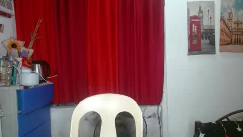 Snapshot of queensteffi chatting on 10/19/25, 08:31 queensteffi online show from 10/19/25, 08:31