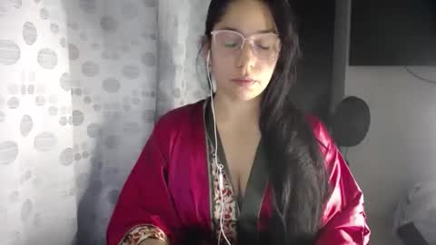 Snapshot of queenvictoria2023 chatting on 05/14/26, 03:35 Paola online show from 05/14/26, 03:35
