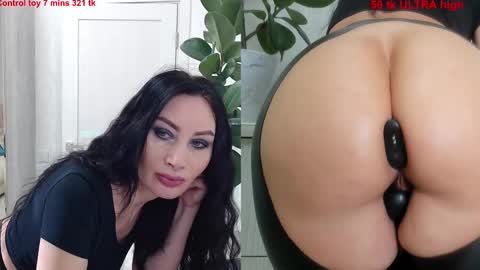 Snapshot of queenviktoria chatting on 03/05/25, 09:38 Viktoria online show from 03/05/25, 09:38