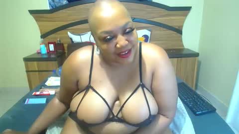 Queenxxxjesy online show from 04/17/26, 12:35