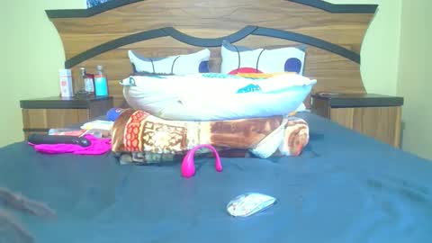 Queenxxxjesy online show from 04/19/26, 08:13