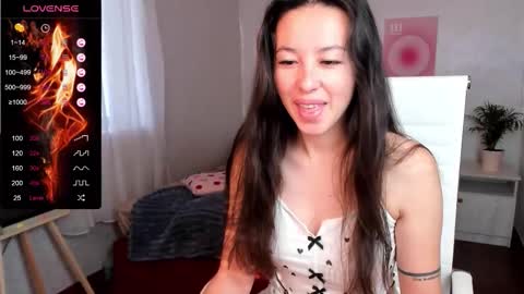 Snapshot of queitsharm_ chatting on 09/09/25, 05:18 Anna online show from 09/09/25, 05:18