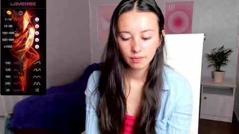 Snapshot of queitsharm_ chatting on 09/18/25, 05:20 Anna online show from 09/18/25, 05:20