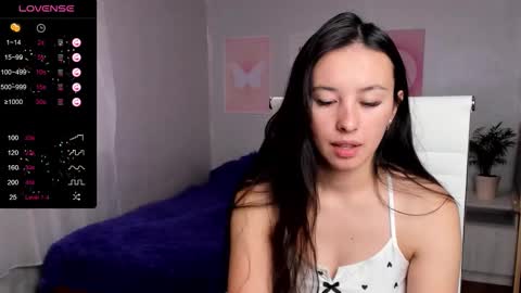 Snapshot of queitsharm_ chatting on 10/18/25, 06:05 Anna online show from 10/18/25, 06:05