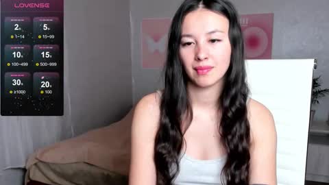 Snapshot of queitsharm_ chatting on 11/08/25, 06:24 Anna online show from 11/08/25, 06:24