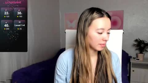 Snapshot of queitsharm_ chatting on 11/24/25, 06:13 Anna online show from 11/24/25, 06:13